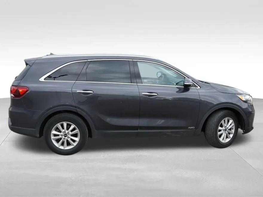2019 Kia Sorento LX photo 1
