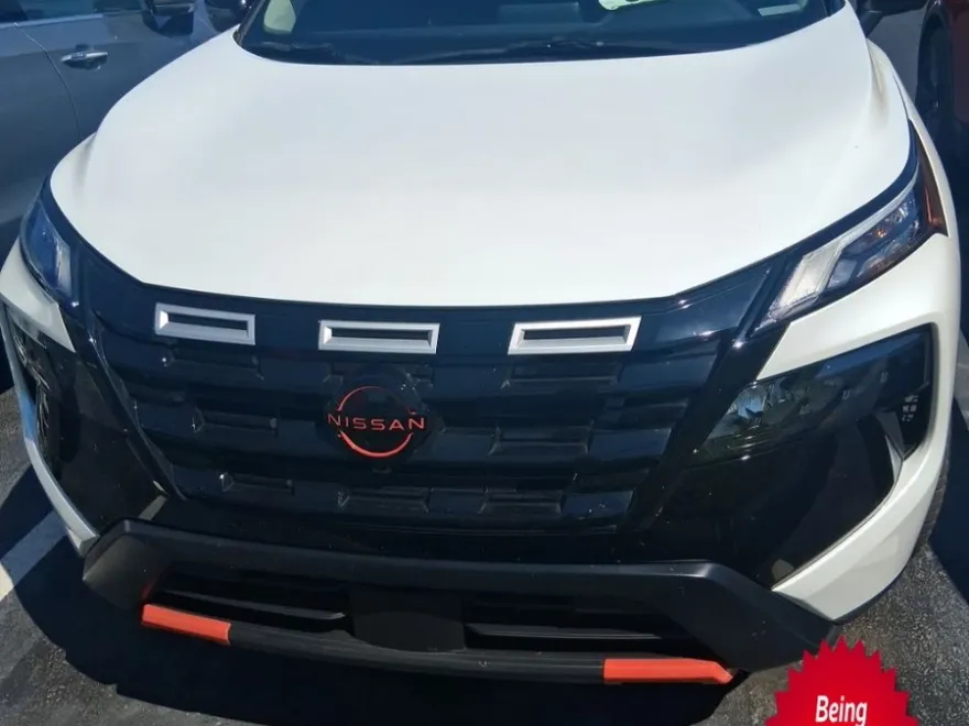 2025 Nissan Rogue photo 1