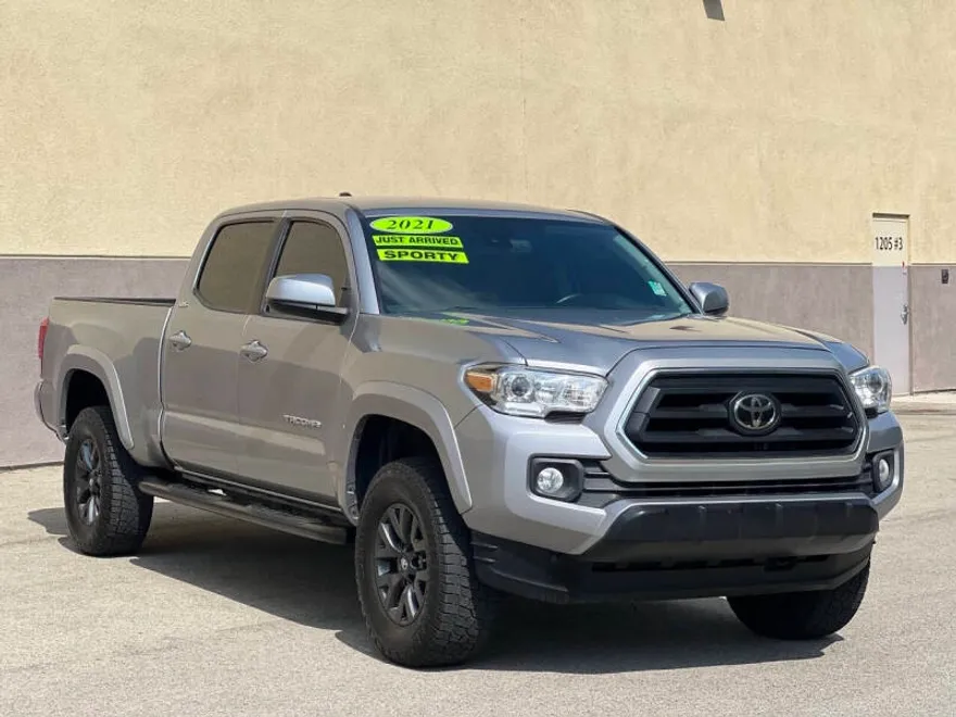 2021 Toyota Tacoma SR5 V6 photo 1