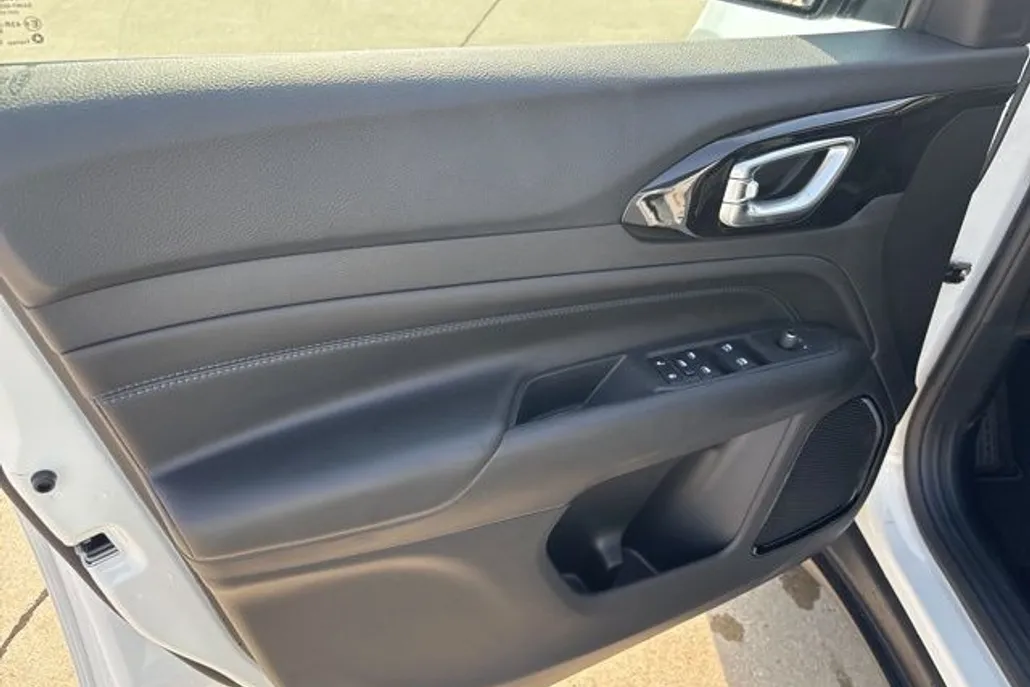 2026 Jeep Compass Altitude Special Edition photo 1