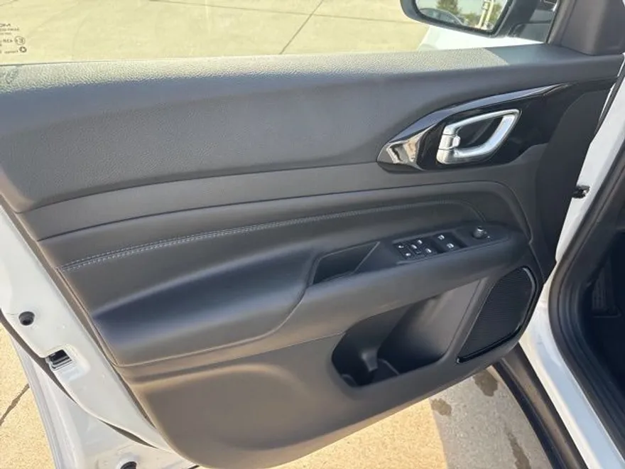 2026 Jeep Compass Altitude Special Edition photo 1