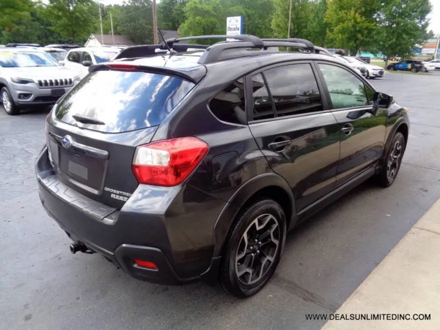 2016 Subaru Crosstrek 2.0i Premium photo 1