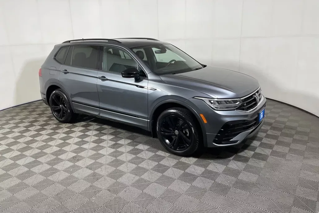 2024 Volkswagen Tiguan SE R-Line Black photo 1