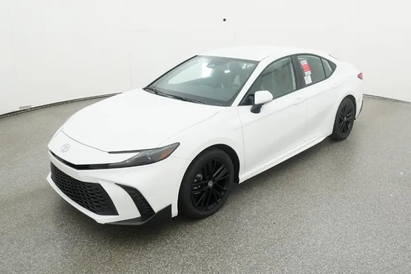 2026 Toyota Camry SE photo 1