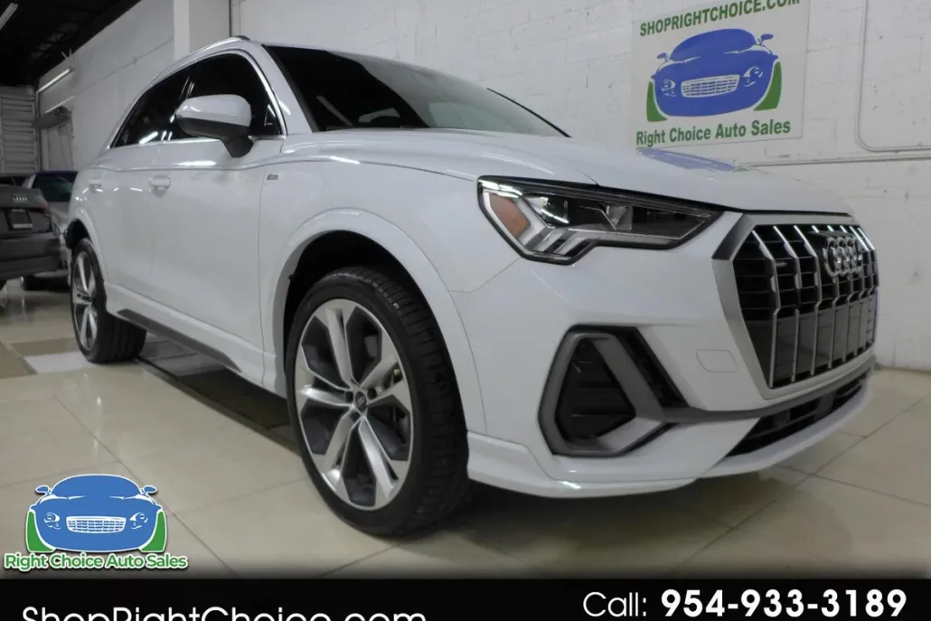 2021 Audi Q3 S line Premium Plus photo 1