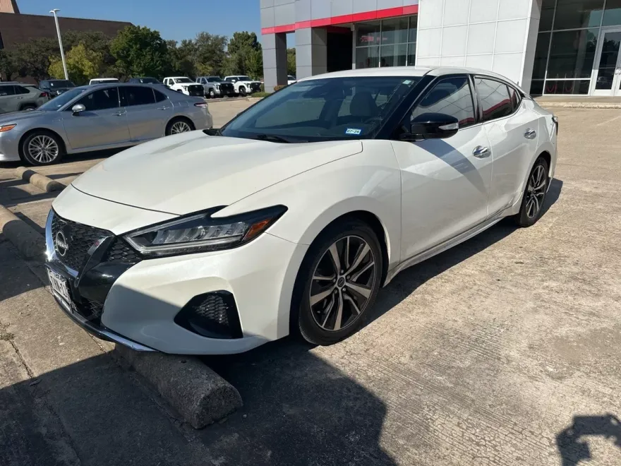 2023 Nissan Maxima SV photo 1