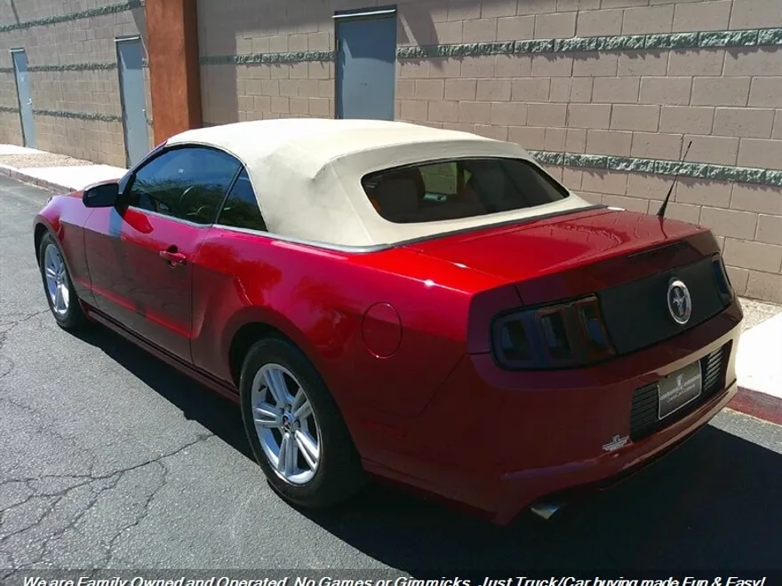2014 Ford Mustang V6 Convertible photo 1