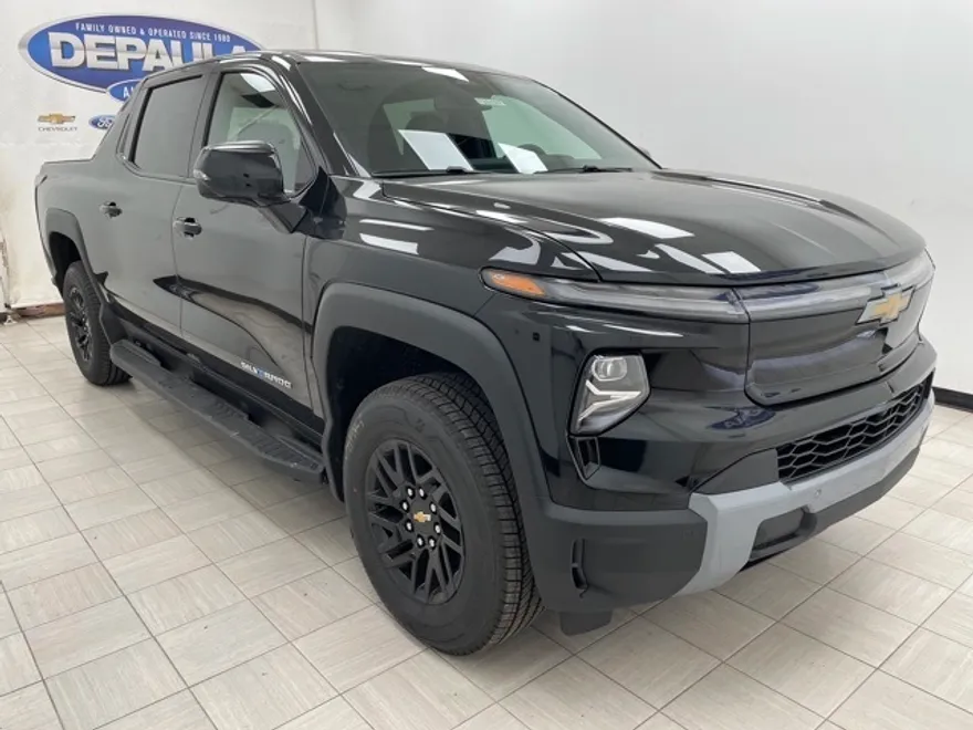 2025 Chevrolet Silverado EV LT photo 1