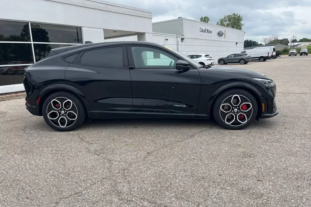 2023 Ford Mustang Mach-E GT photo 1
