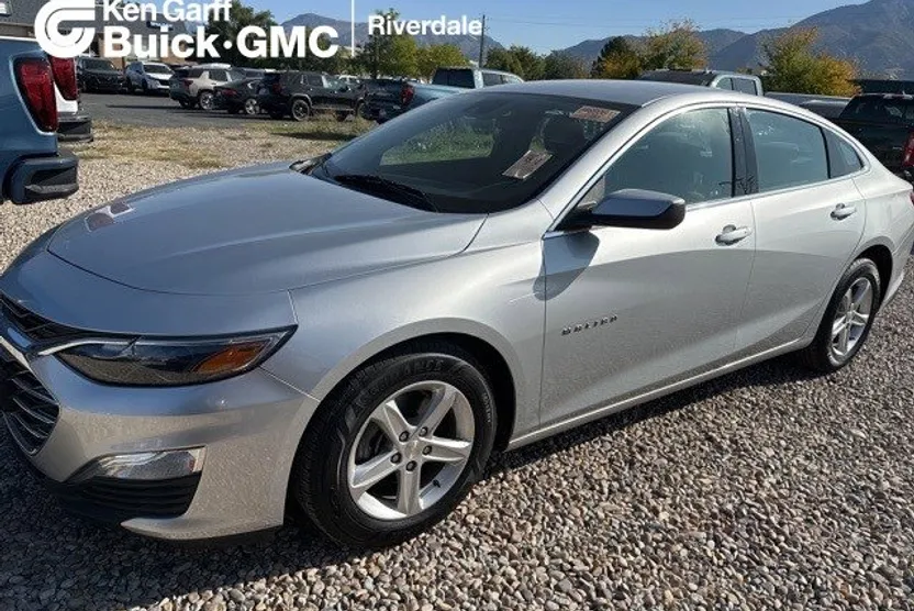2020 Chevrolet Malibu LS photo 1