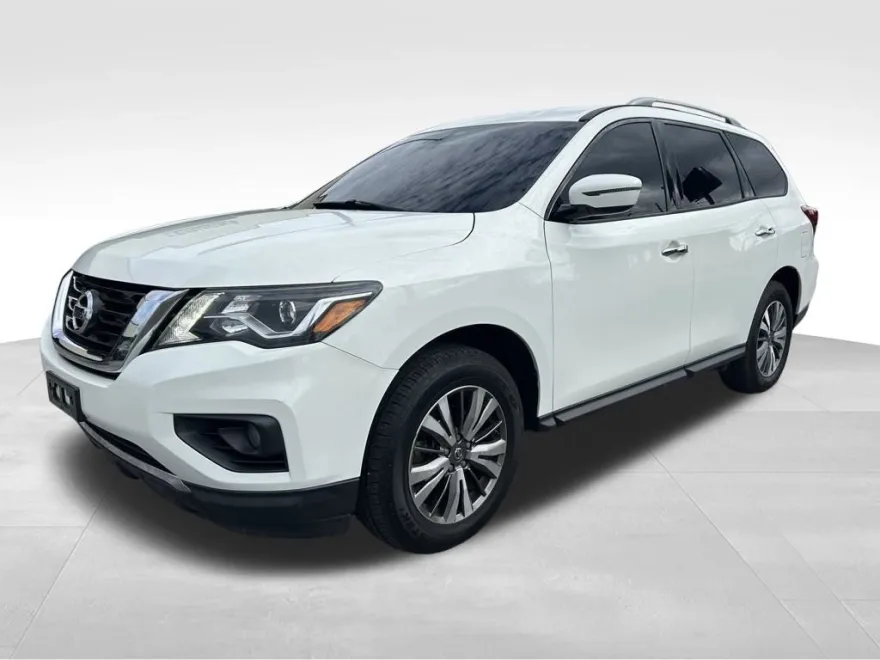 2019 Nissan Pathfinder SV photo 1