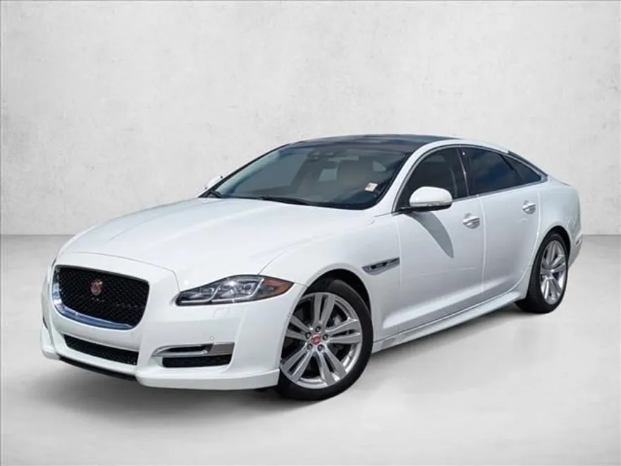 2019 Jaguar XJ R-Sport photo 1