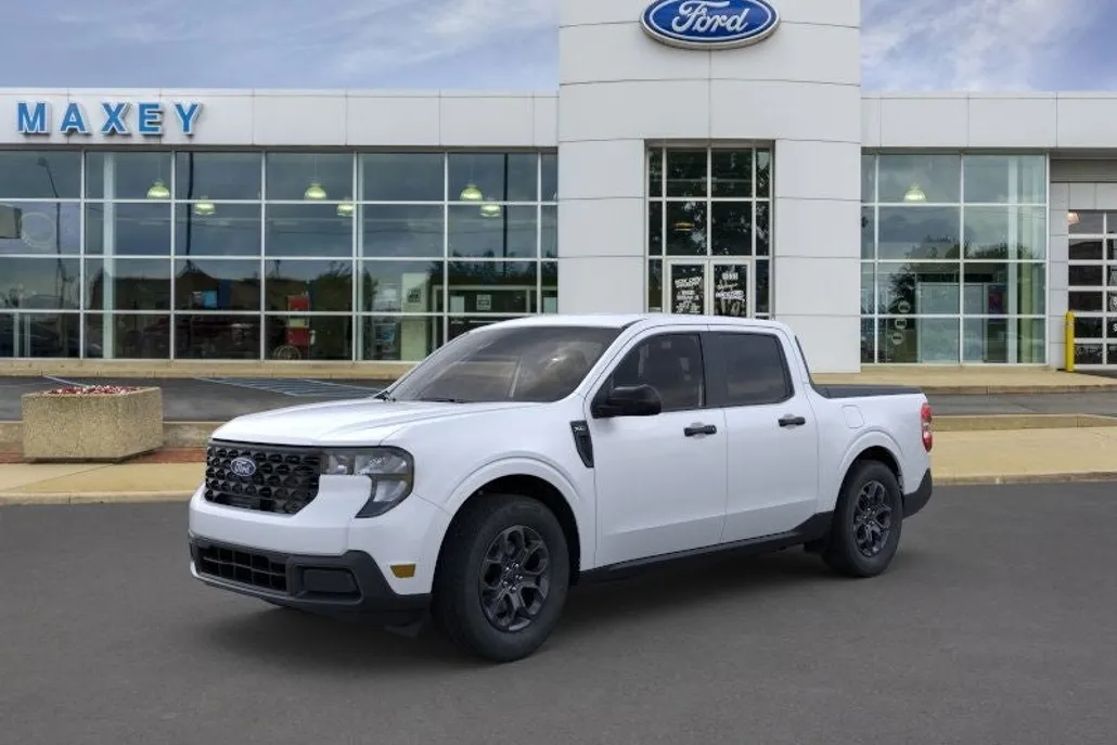 2025 Ford Maverick XLT photo 1