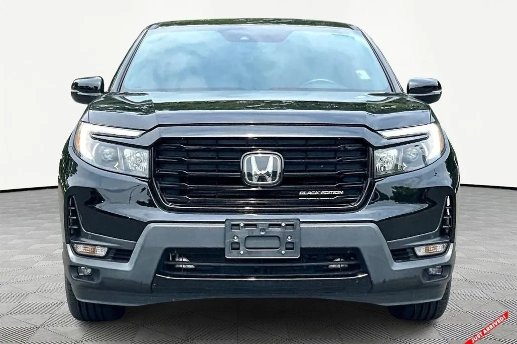 2023 Honda Ridgeline Black Edition photo 1