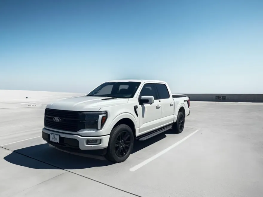 2025 Ford F-150 Platinum photo 1