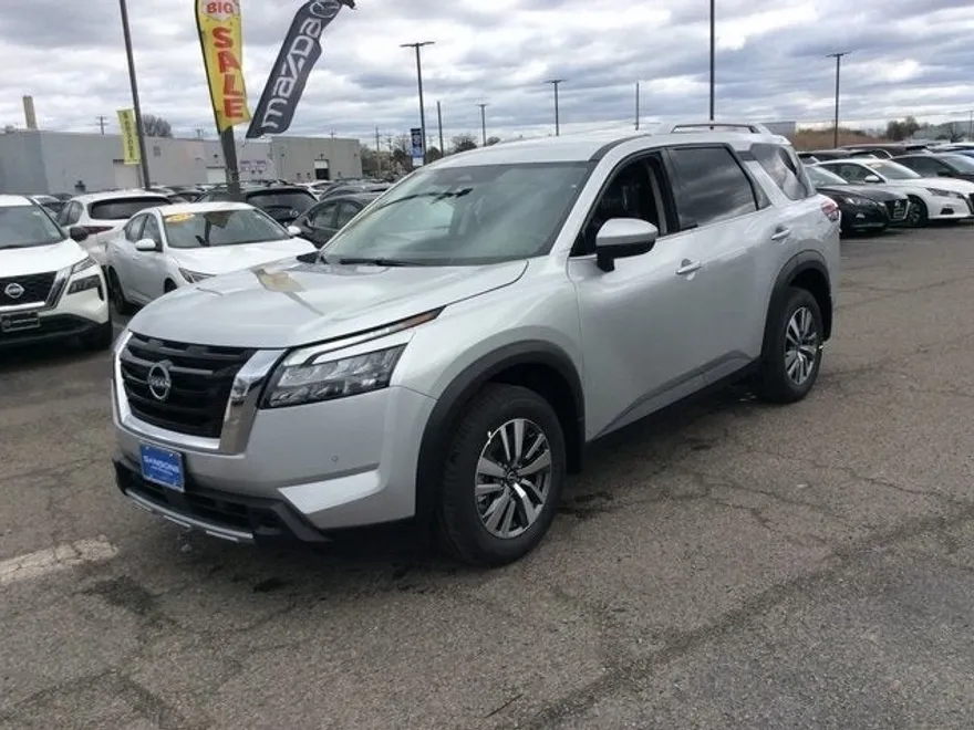 2025 Nissan Pathfinder SL photo 1