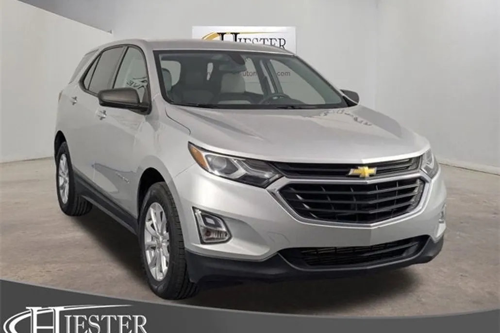 2019 Chevrolet Equinox LS photo 1