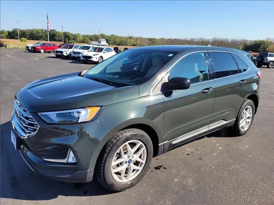 2022 Ford Edge SEL photo 1