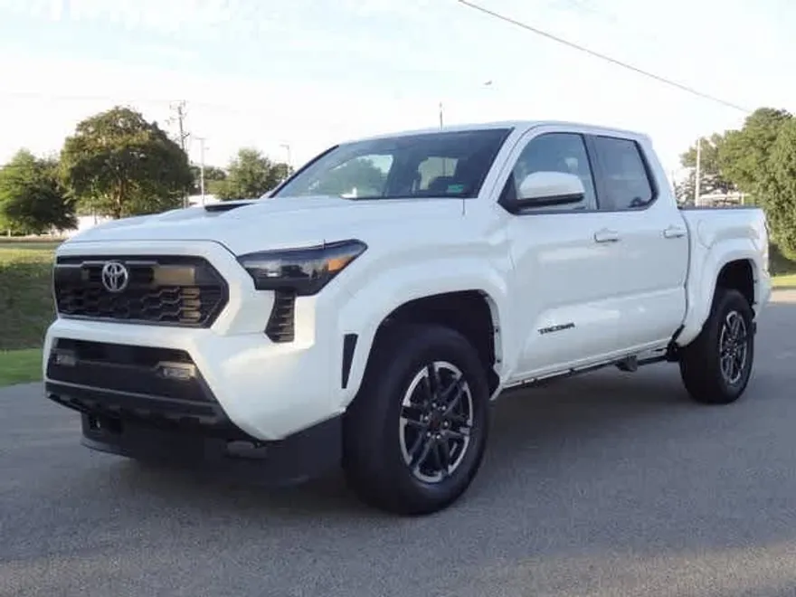 2024 Toyota Tacoma TRD Sport photo 1