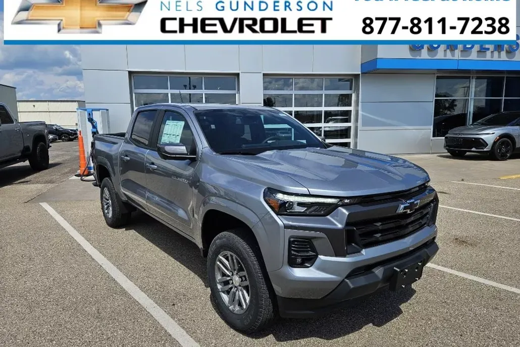 2024 Chevrolet Colorado LT photo 1