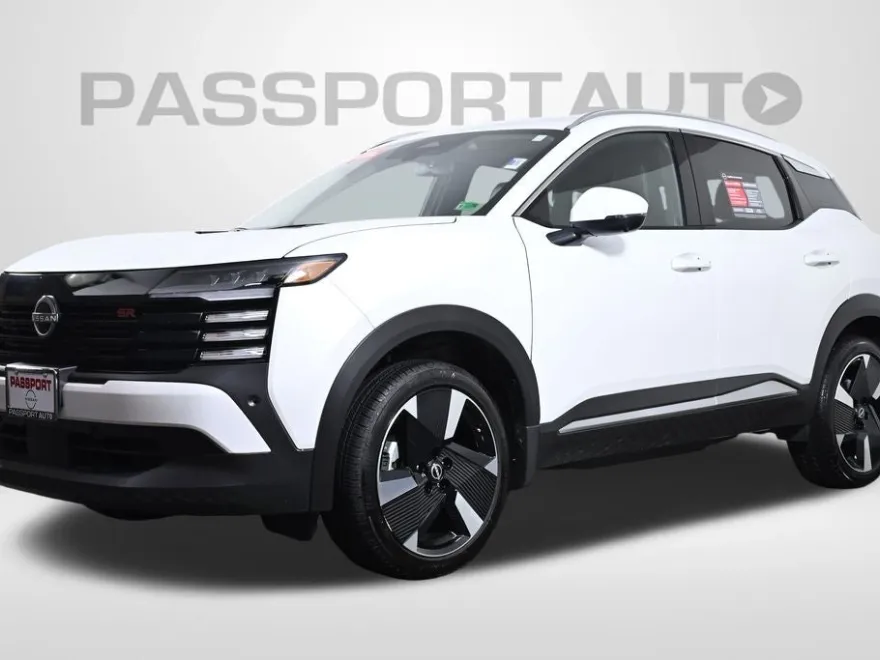 2025 Nissan Kicks SR photo 1