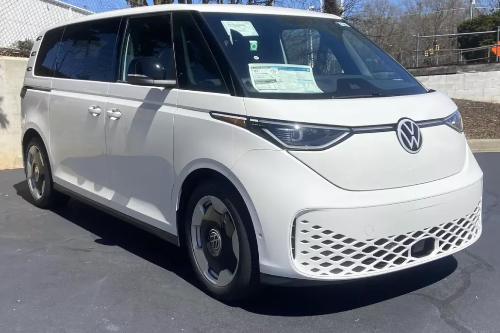 2025 Volkswagen ID. Buzz Pro S photo 1