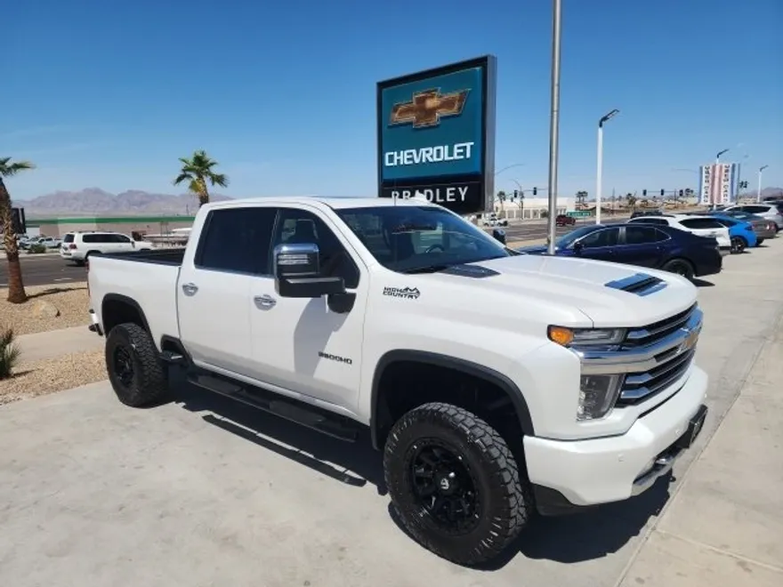 2023 Chevrolet Silverado 3500HD High Country photo 1