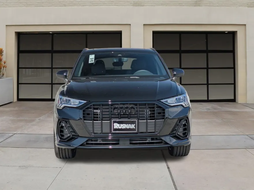 2025 Audi Q3 S line Premium photo 1