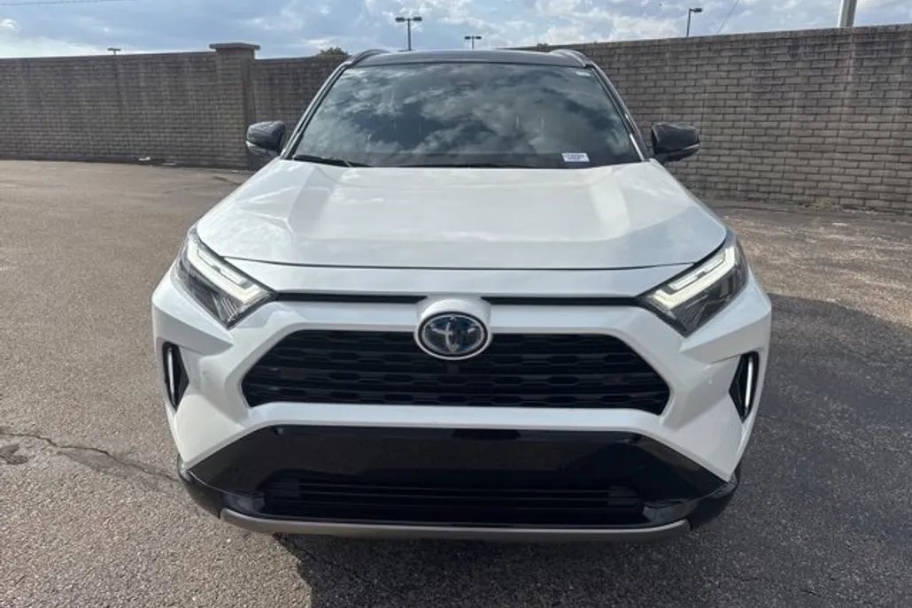 2024 Toyota RAV4 Hybrid XSE photo 1