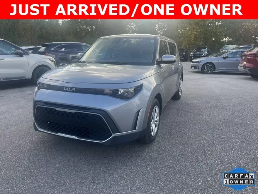 2024 Kia Soul LX photo 1