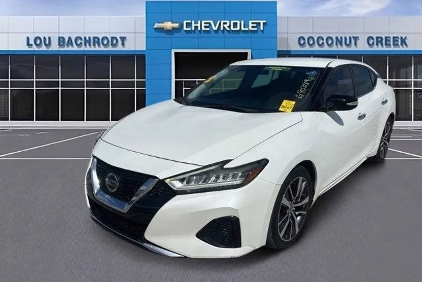 2019 Nissan Maxima SV photo 1