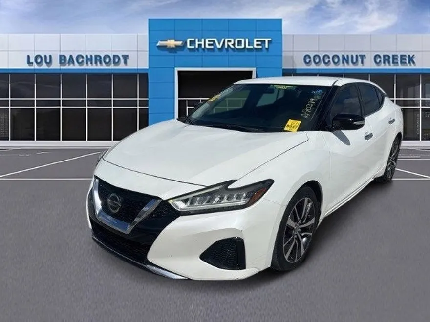 2019 Nissan Maxima SV photo 1