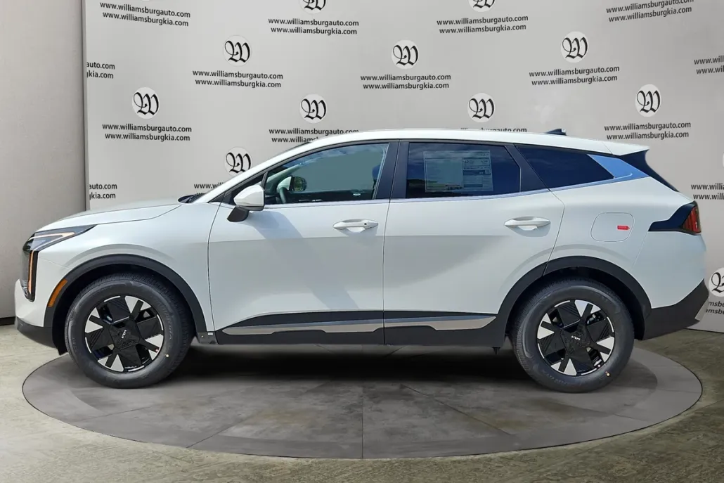 2026 Kia Sportage Hybrid LX photo 1
