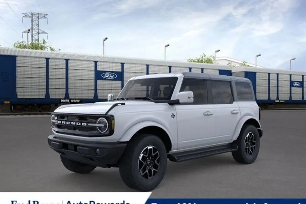 2025 Ford Bronco Outer Banks photo 1