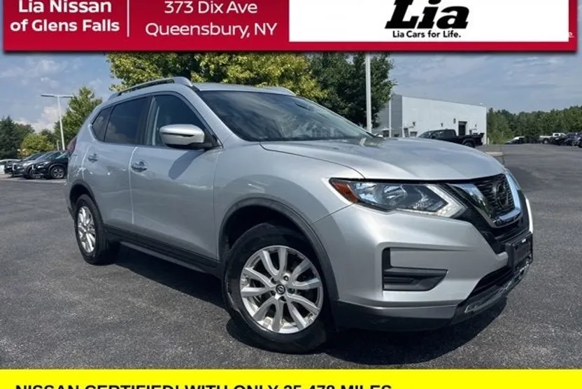 2020 Nissan Rogue SV photo 1