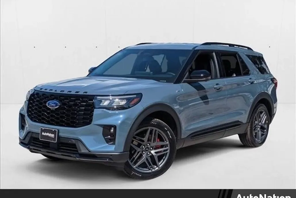 2025 Ford Explorer ST-Line photo 1