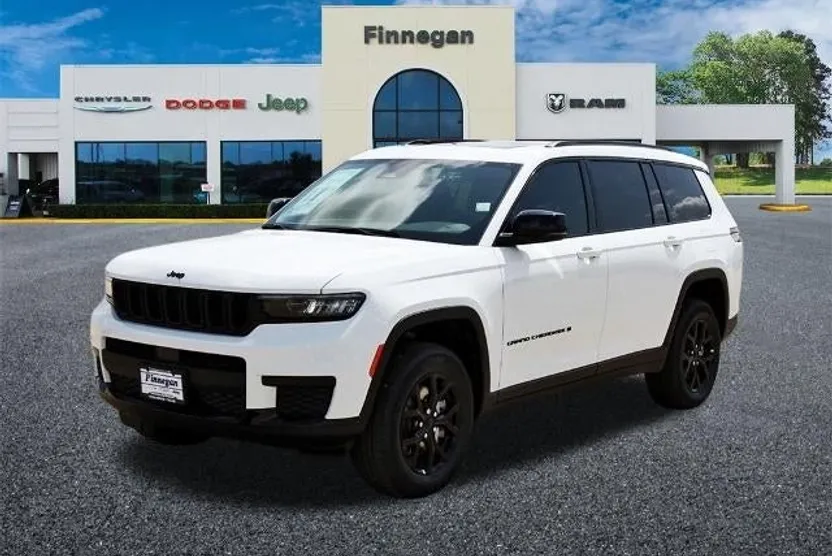 2025 Jeep Grand Cherokee Altitude photo 1