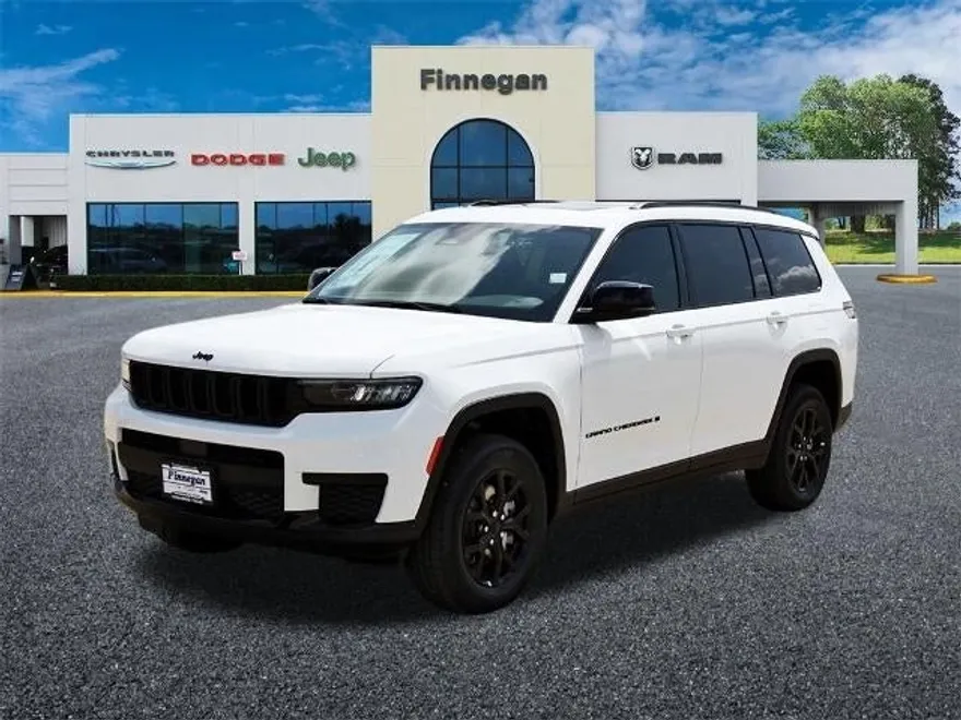 2025 Jeep Grand Cherokee Altitude photo 1