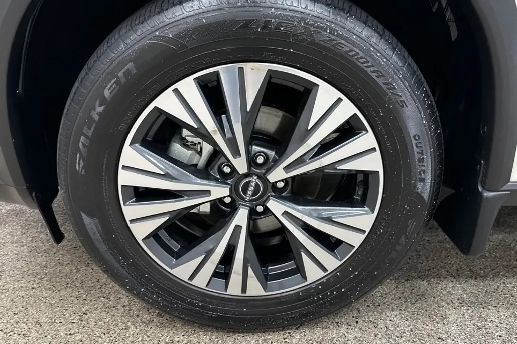 2023 Nissan Rogue SV photo 1
