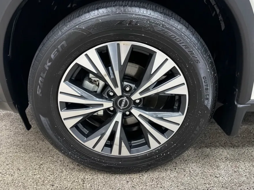 2023 Nissan Rogue SV photo 1