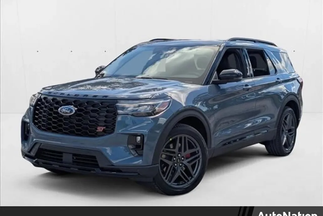 2025 Ford Explorer ST photo 1