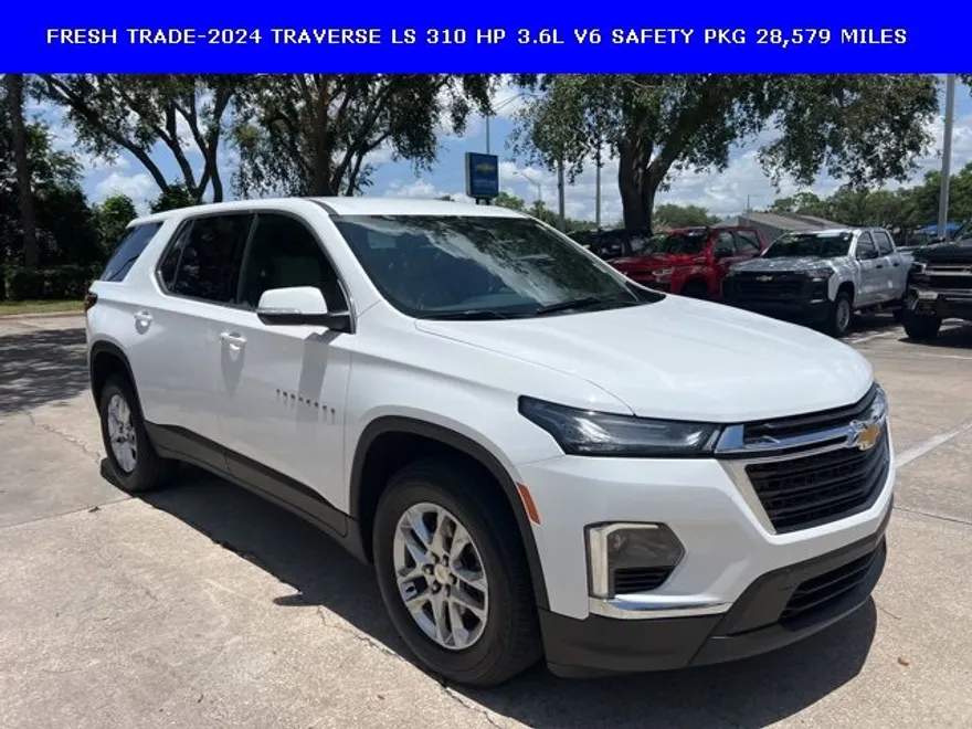 2024 Chevrolet Traverse LS photo 1