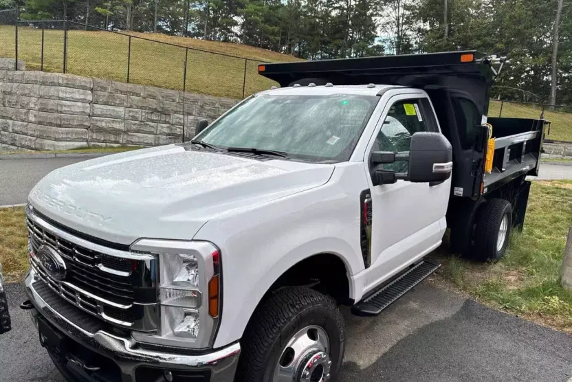 2025 Ford F-350 photo 1