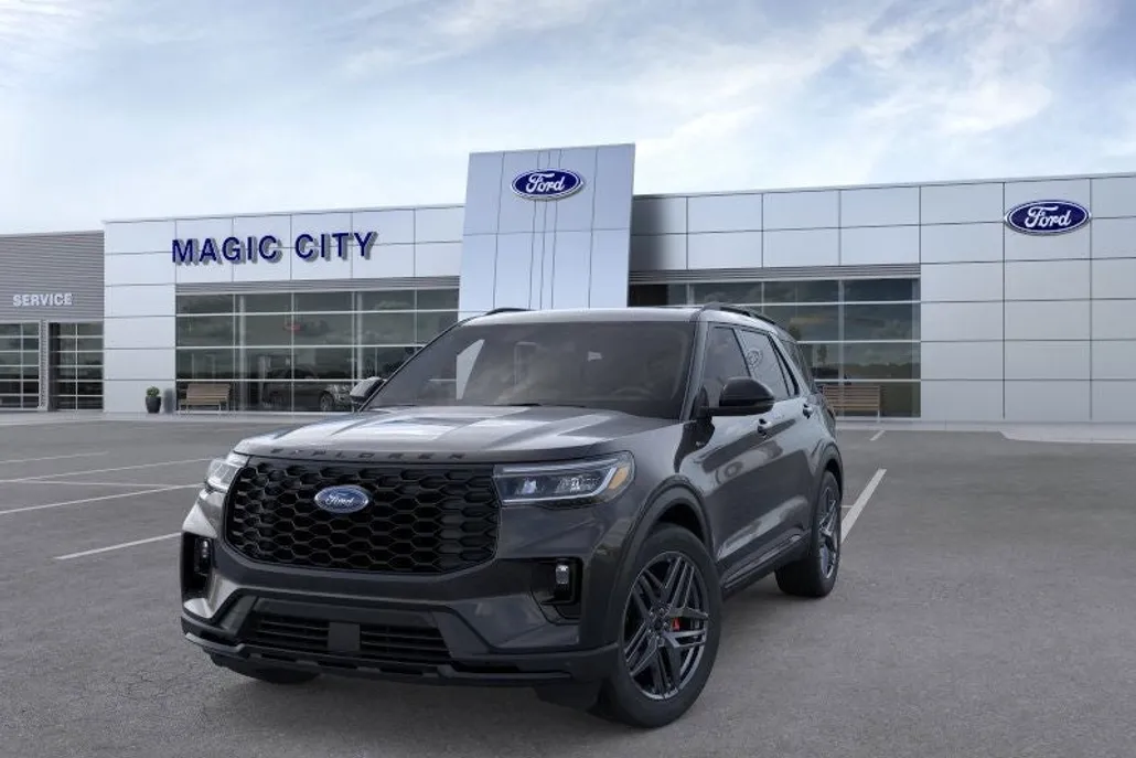 2025 Ford Explorer ST-Line photo 1