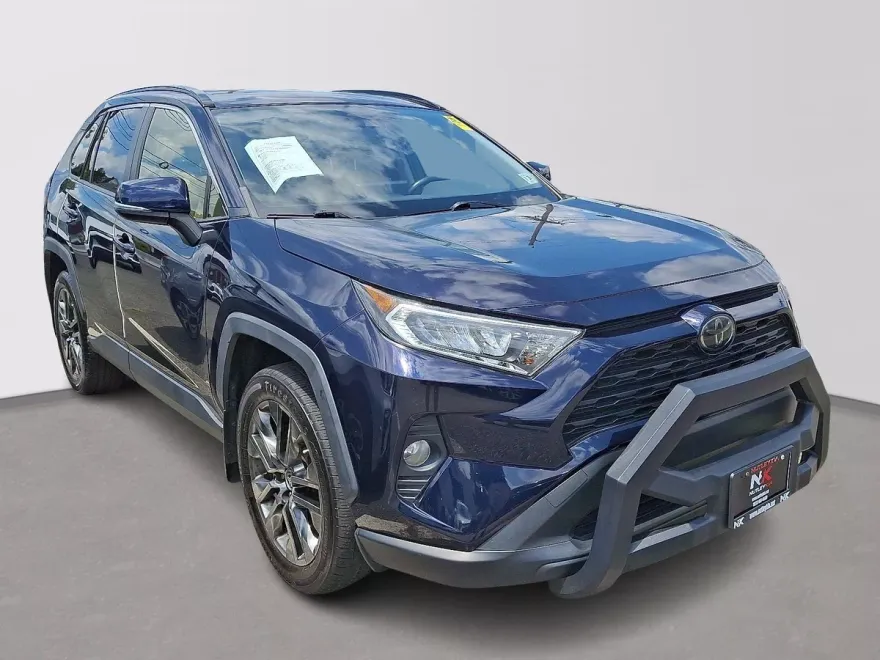 2020 Toyota RAV4 XLE Premium photo 1