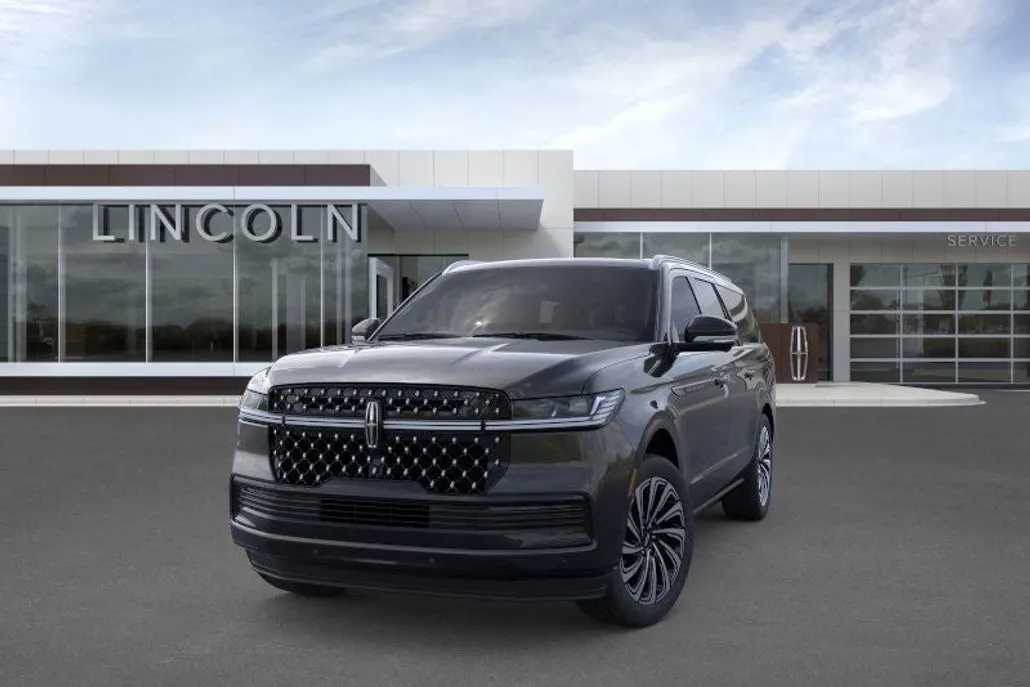 2025 Lincoln Navigator Black Label photo 1