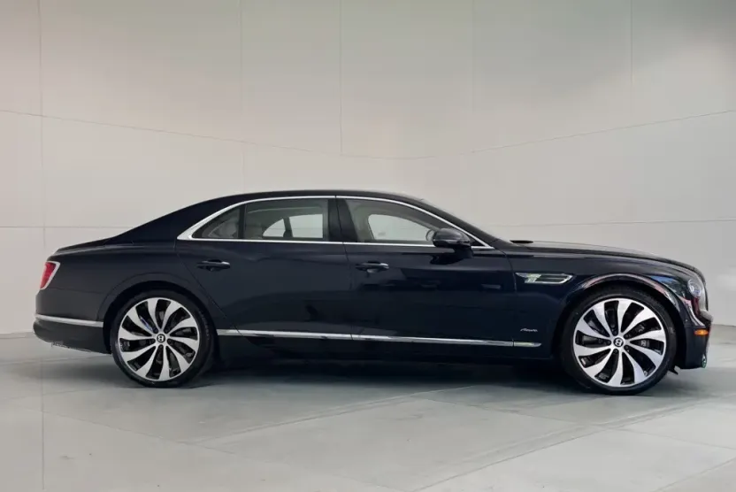 2026 Bentley Flying Spur Azure photo 1