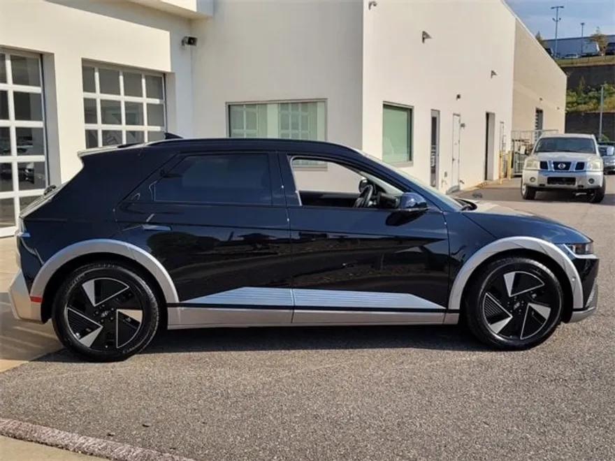 2025 Hyundai Ioniq 5 Limited photo 1