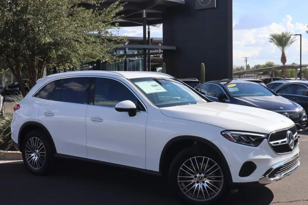 2026 Mercedes Benz GLC 300 photo 1