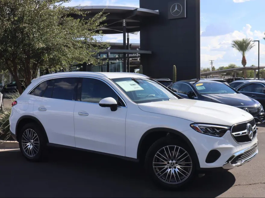 2026 Mercedes Benz GLC 300 photo 1